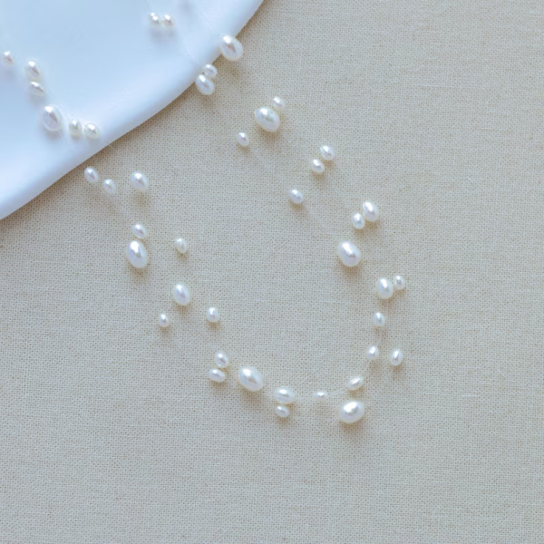Colier floating pearls cu perle de cultura, colier fir transparent,  3 straturi, inchidere argint rodiat sau argint placat cu aur galben